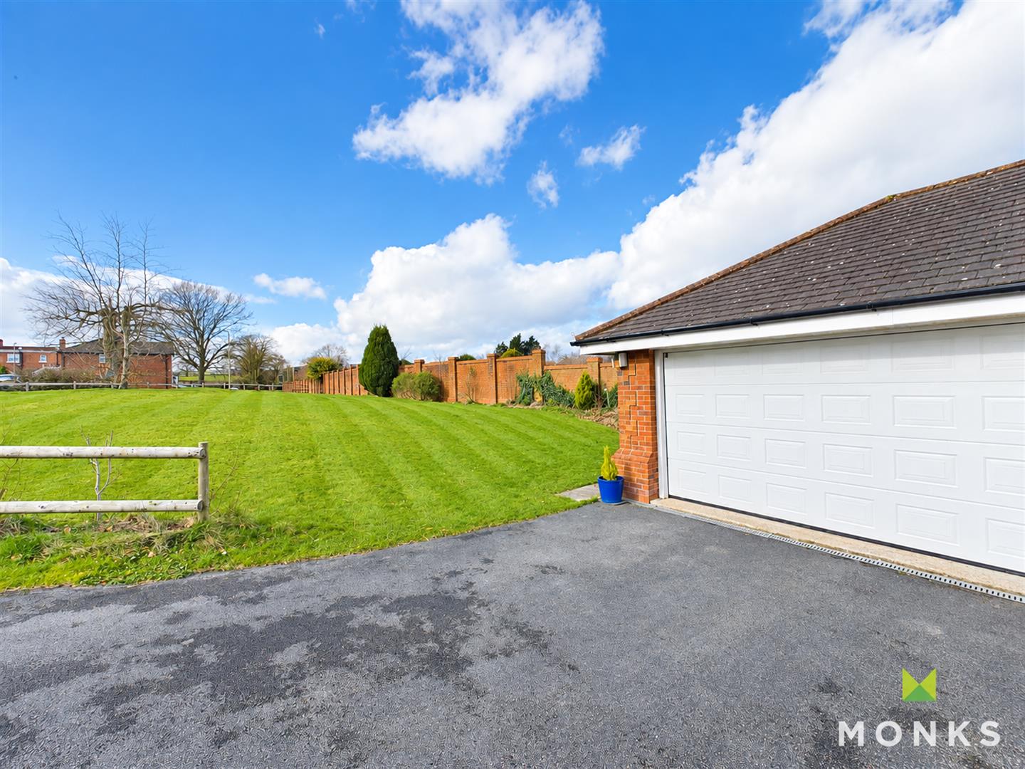 11 St. Annes Drive, Oswestry, SY10 9LU For Sale